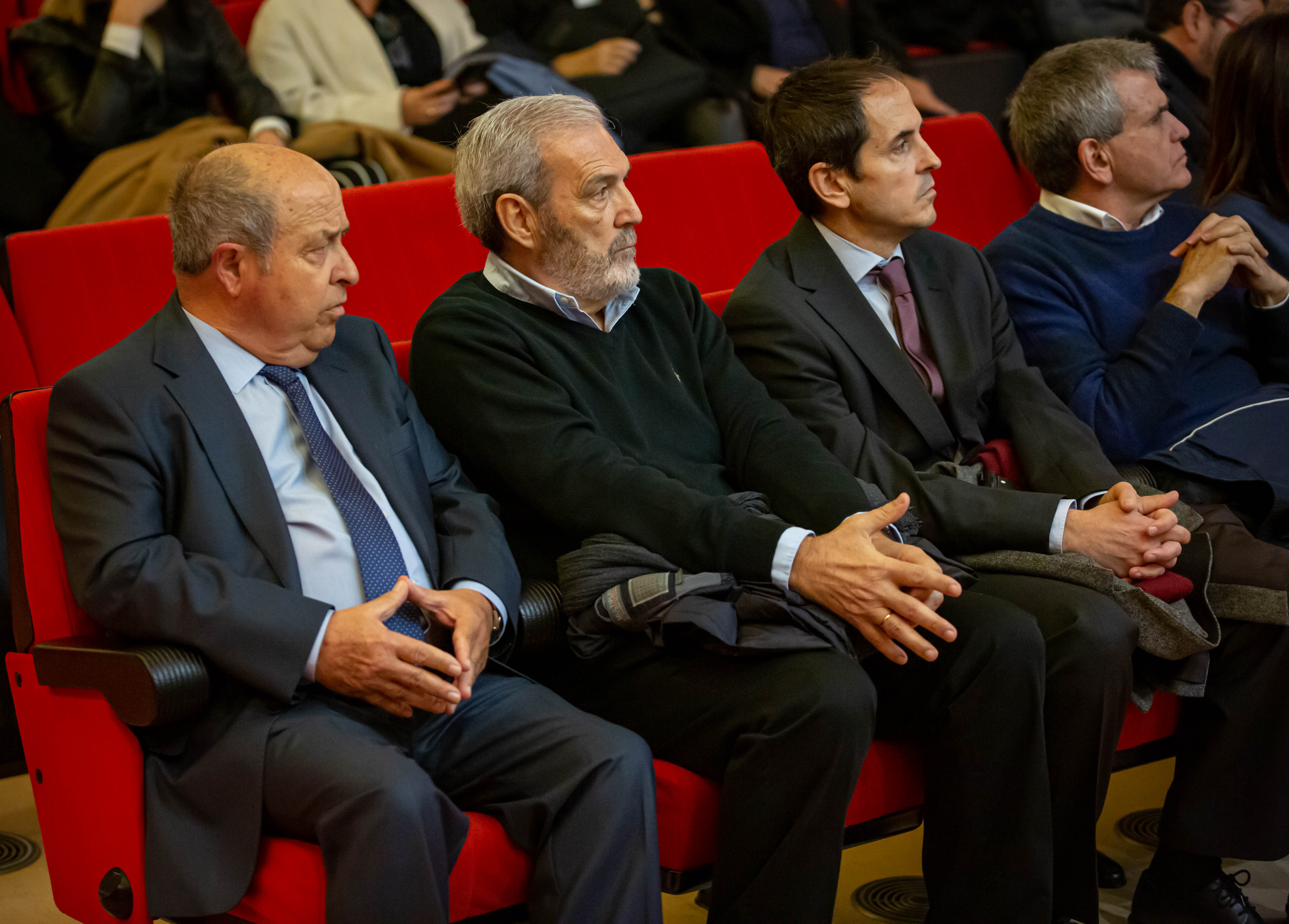 José Torres Hurtado, junto a varios de los concejales de su etapa en el gobierno municipal, a su llegada a La Caleta