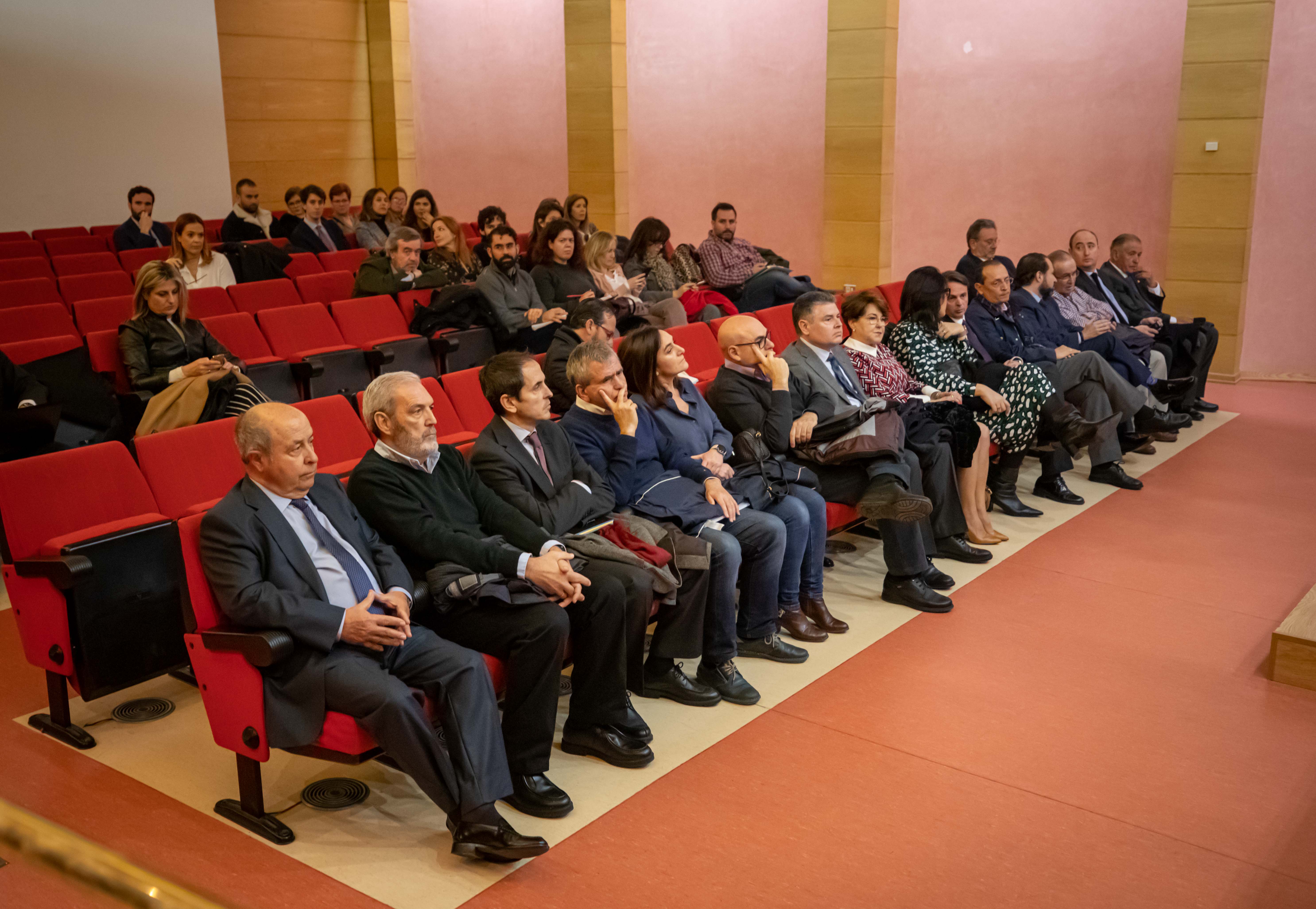 José Torres Hurtado, junto a varios de los concejales de su etapa en el gobierno municipal, a su llegada a La Caleta