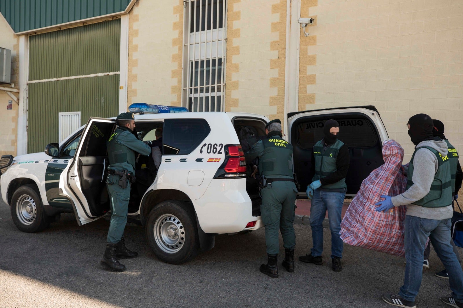 La Guardia Civil ha practicado varios registros en la provincia y hay más de una veintena de detenidos