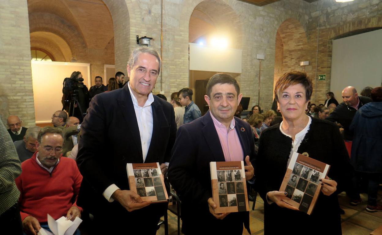 Miguel Ángel Valdivia, Francisco Reyes y Carmen Rueda. 