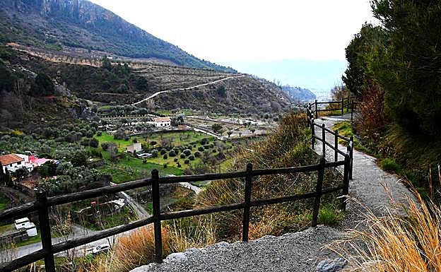 Imagen principal - Rutas senderistas Granada: la senda de la Pavilla