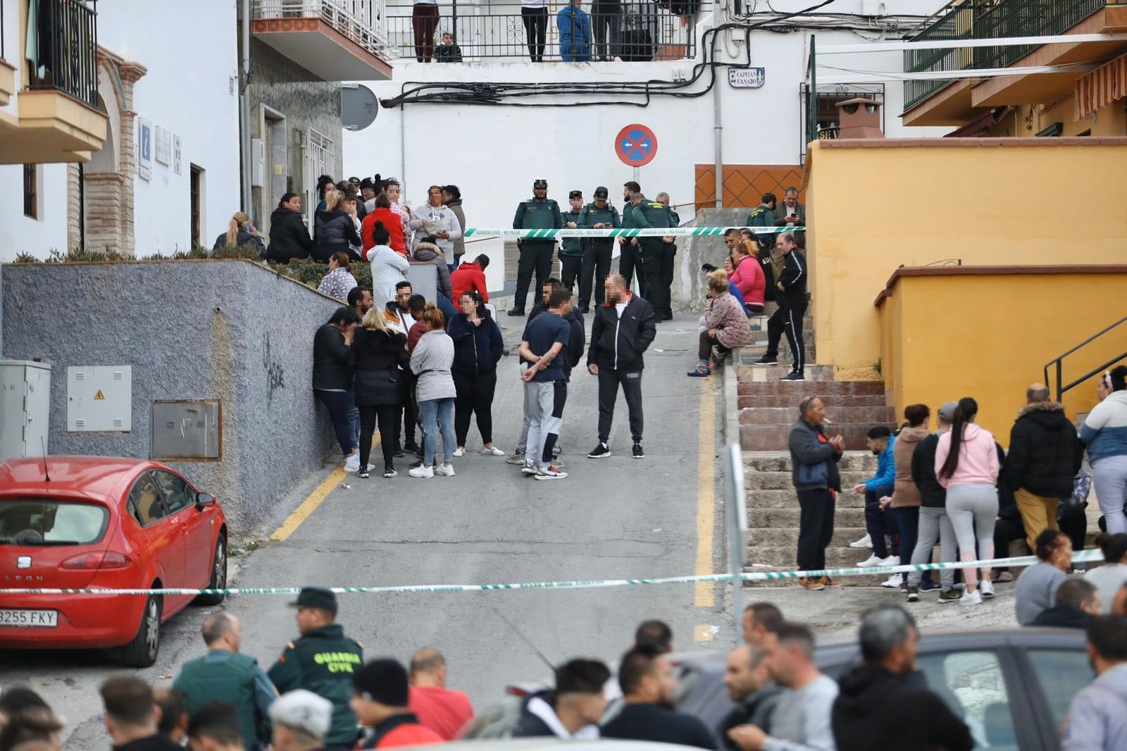 La Guardia Civil ha confirmado que ya hay un detenido. El incidente, ocurrido en torno a las 15.30 horas, apunta a un ajuste de cuentas