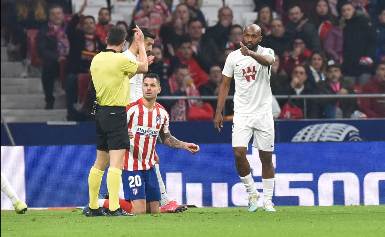 Foulquier agradece una decisión a Soto Grado. 