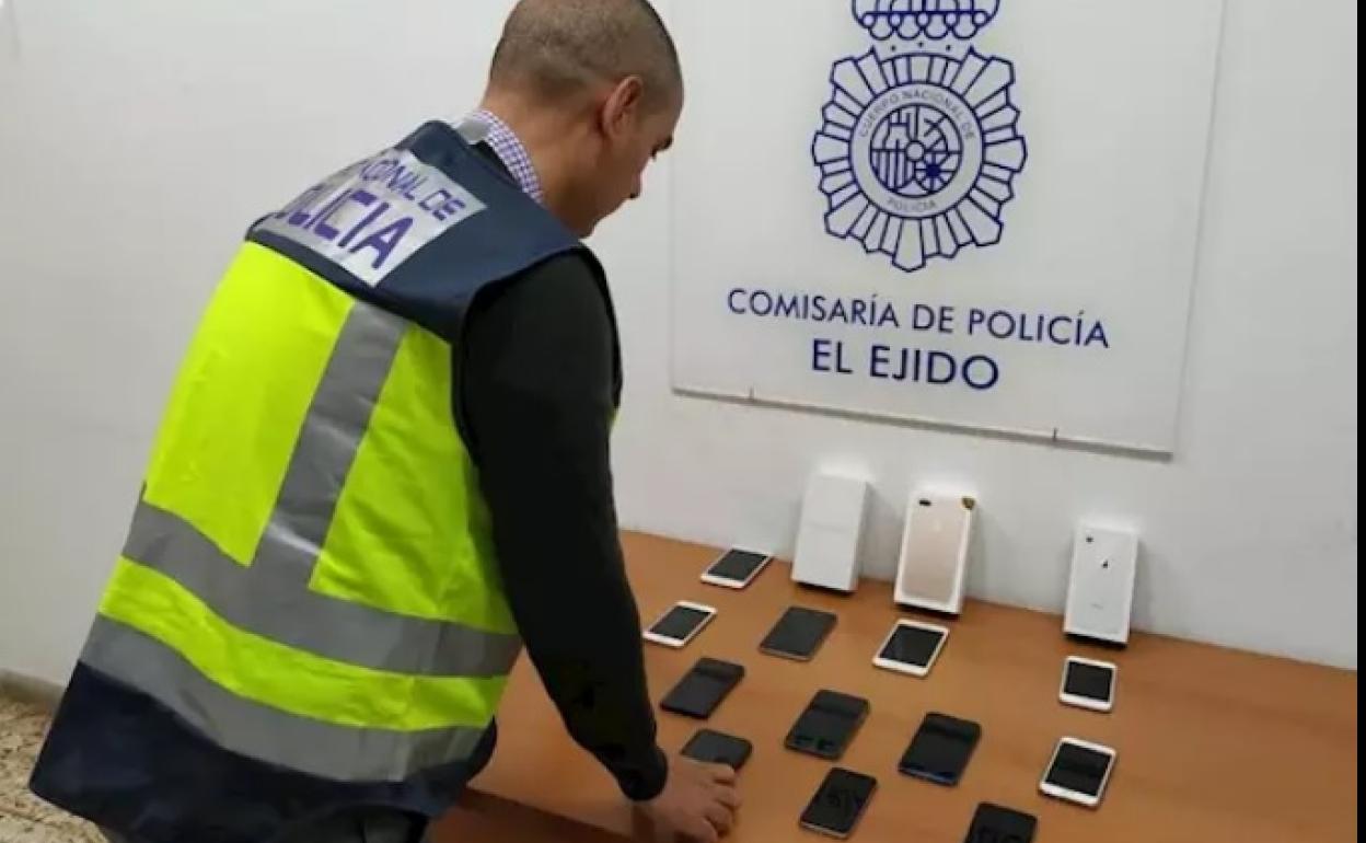 Los móviles incautados. 