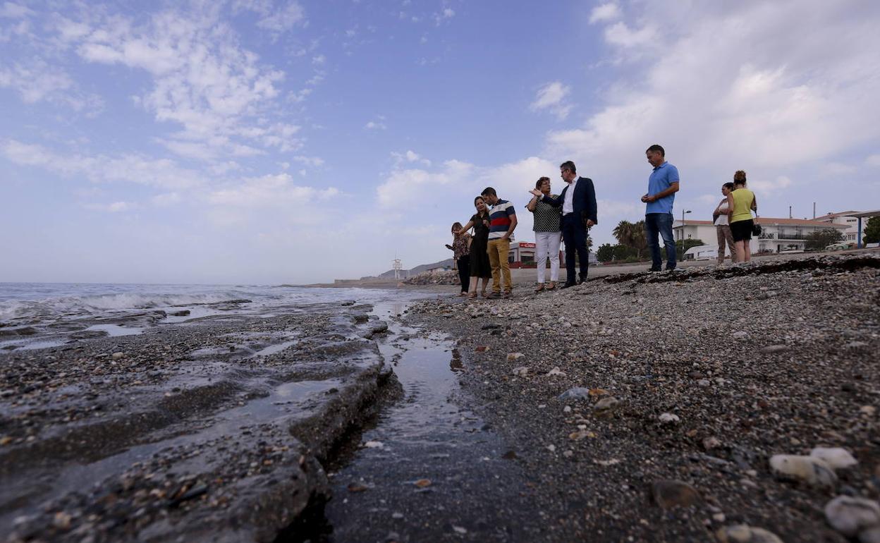 El delegado de Turismo y el concejal del ramo de Motril visitaron hace unos meses la zona.