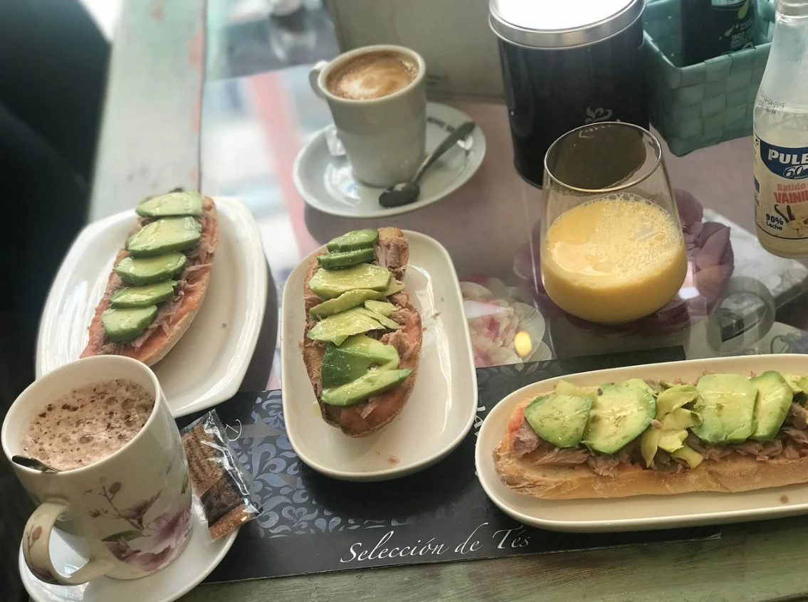 Fotos: Así es por dentro la cafetería de Granada que arrasa en TripAdvisor  | Ideal