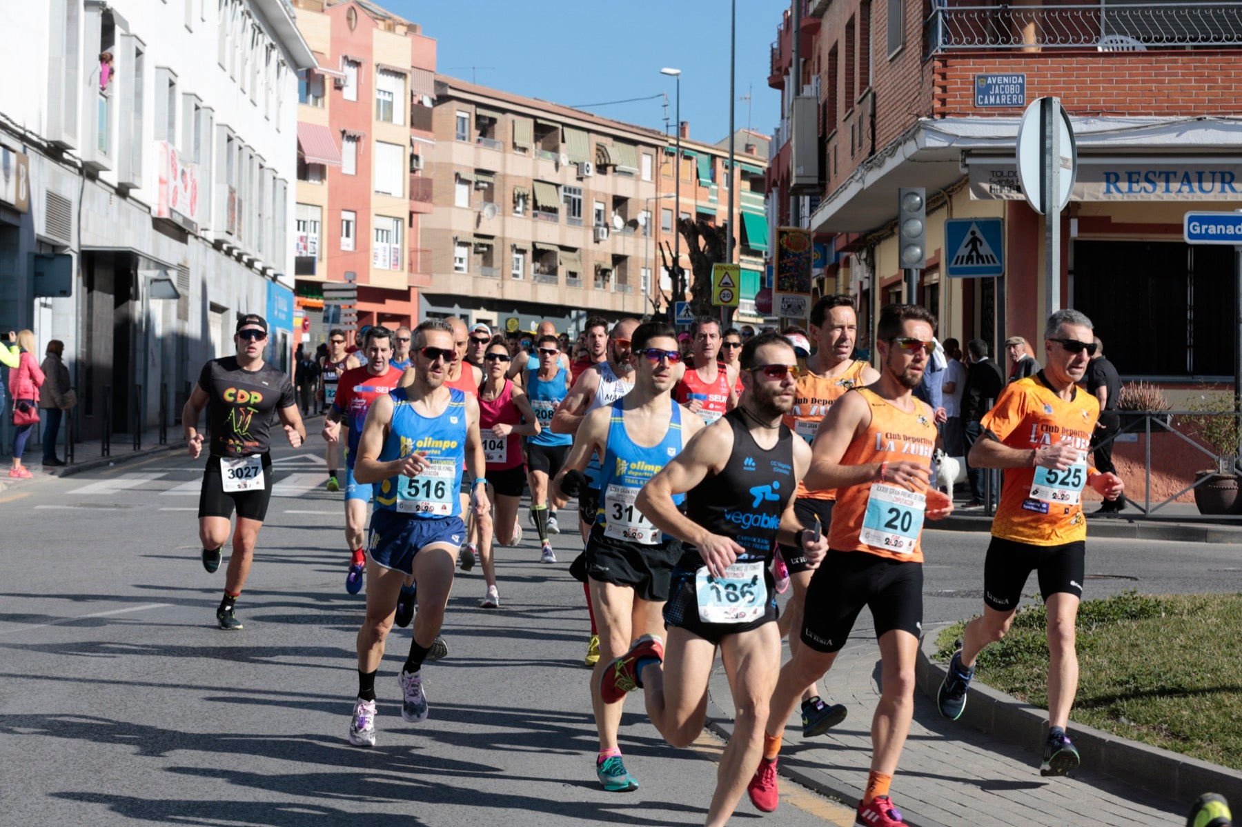 Manuel Santiago vuelve a imponerse en categoría masculina mientras que Zhor El Amrani vence con autoridad en categoría femenina