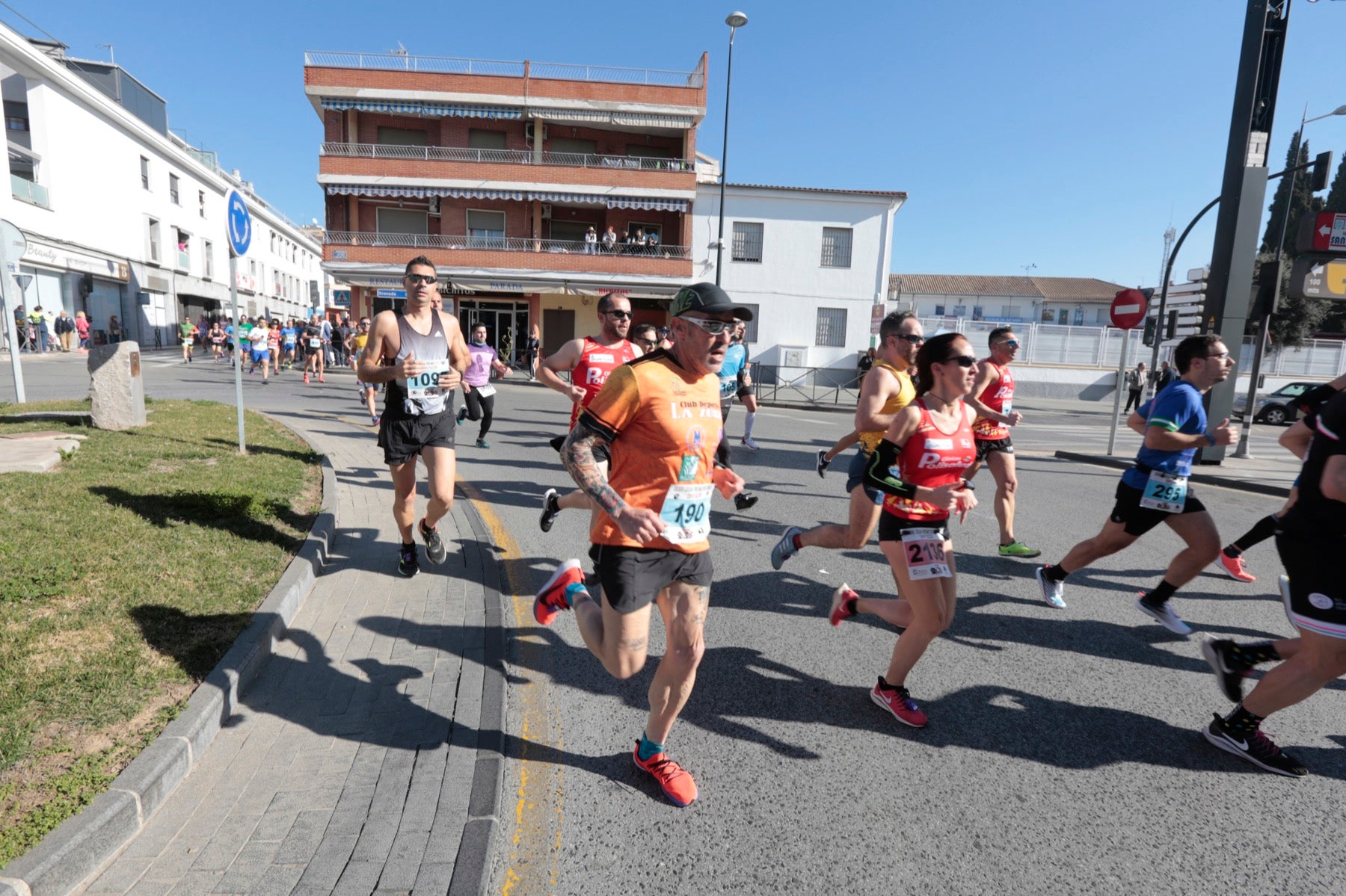 Manuel Santiago vuelve a imponerse en categoría masculina mientras que Zhor El Amrani vence con autoridad en categoría femenina