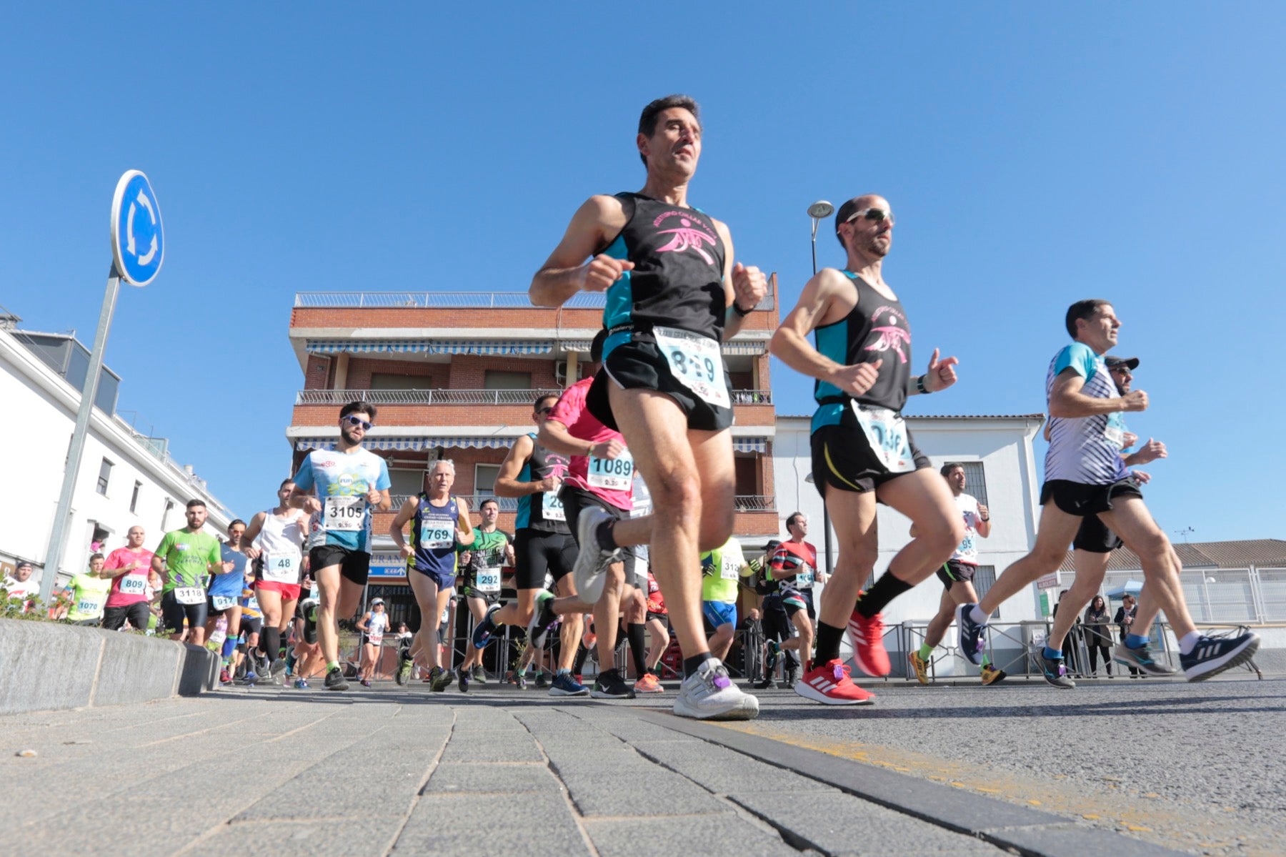 Manuel Santiago vuelve a imponerse en categoría masculina mientras que Zhor El Amrani vence con autoridad en categoría femenina