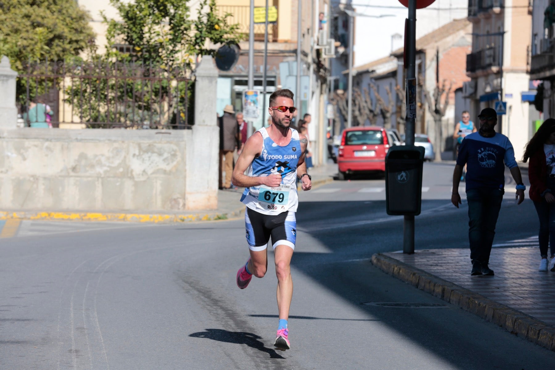 Manuel Santiago vuelve a imponerse en categoría masculina mientras que Zhor El Amrani vence con autoridad en categoría femenina