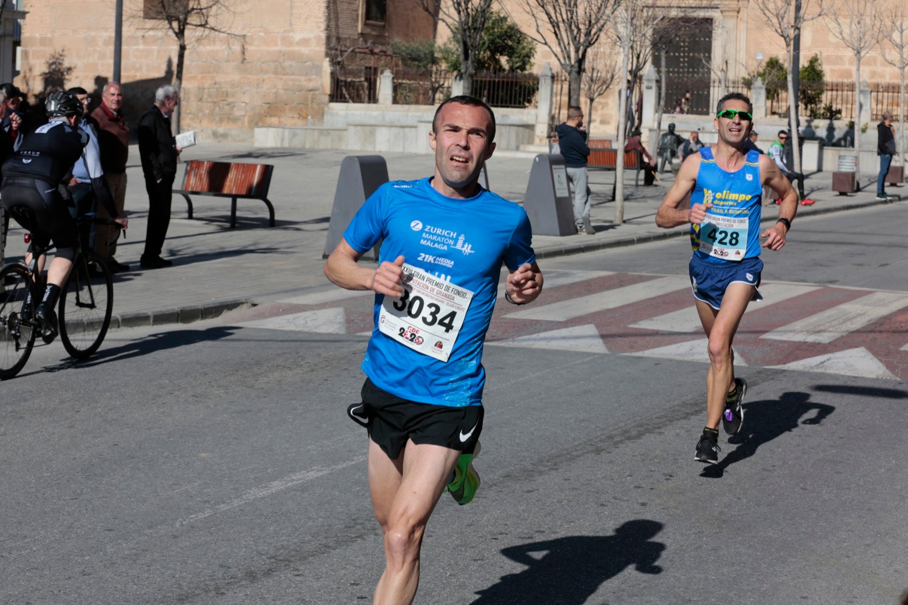Manuel Santiago vuelve a imponerse en categoría masculina mientras que Zhor El Amrani vence con autoridad en categoría femenina