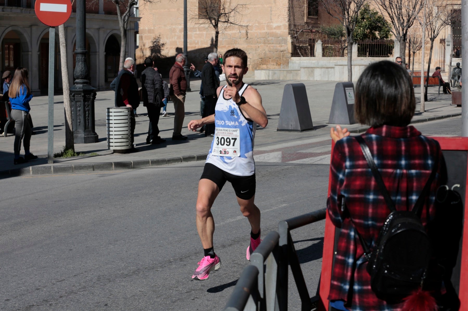 Manuel Santiago vuelve a imponerse en categoría masculina mientras que Zhor El Amrani vence con autoridad en categoría femenina