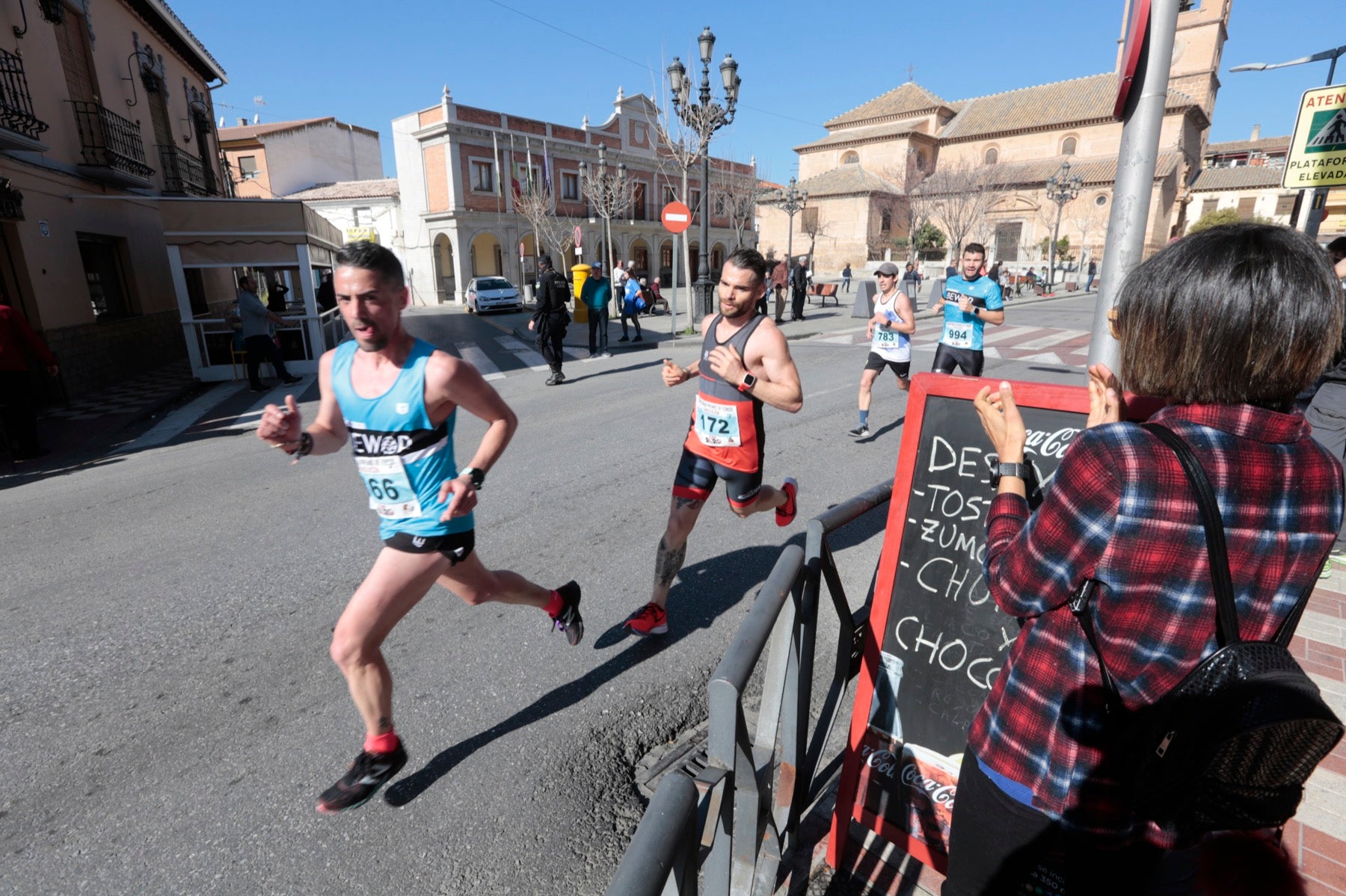 Manuel Santiago vuelve a imponerse en categoría masculina mientras que Zhor El Amrani vence con autoridad en categoría femenina