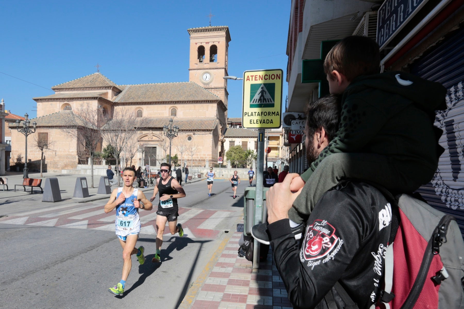 Manuel Santiago vuelve a imponerse en categoría masculina mientras que Zhor El Amrani vence con autoridad en categoría femenina