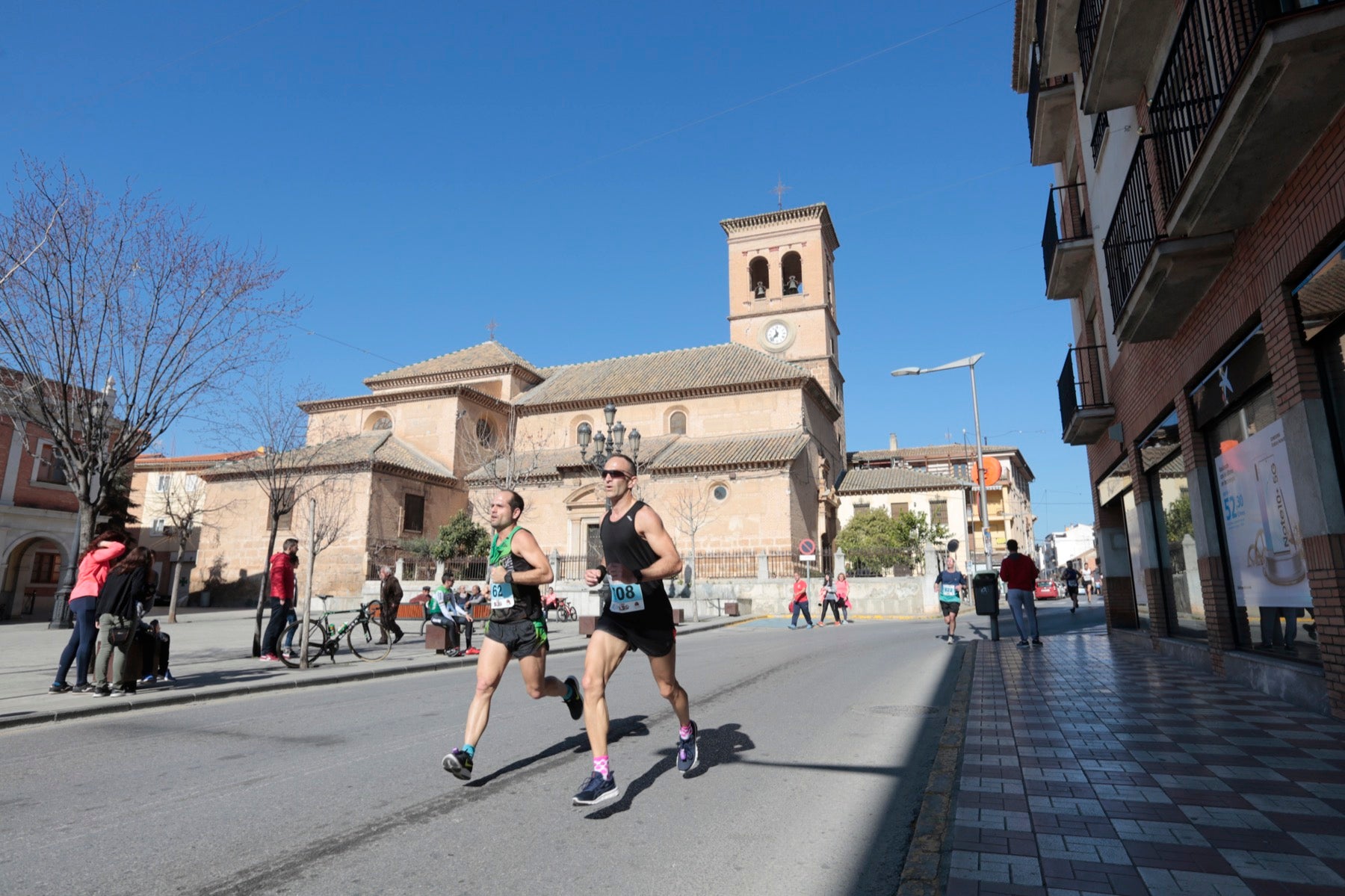 Manuel Santiago vuelve a imponerse en categoría masculina mientras que Zhor El Amrani vence con autoridad en categoría femenina