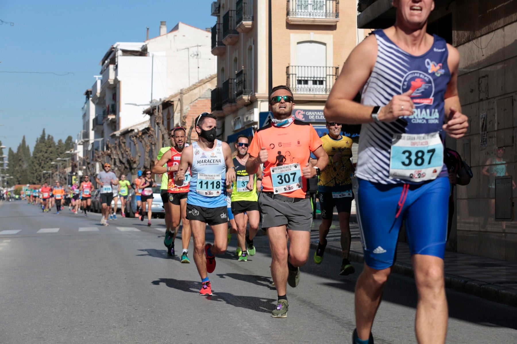 Manuel Santiago vuelve a imponerse en categoría masculina mientras que Zhor El Amrani vence con autoridad en categoría femenina