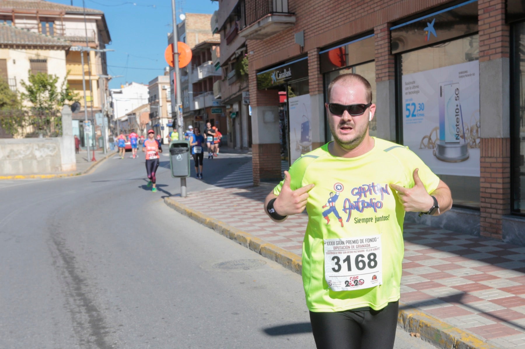 Manuel Santiago vuelve a imponerse en categoría masculina mientras que Zhor El Amrani vence con autoridad en categoría femenina