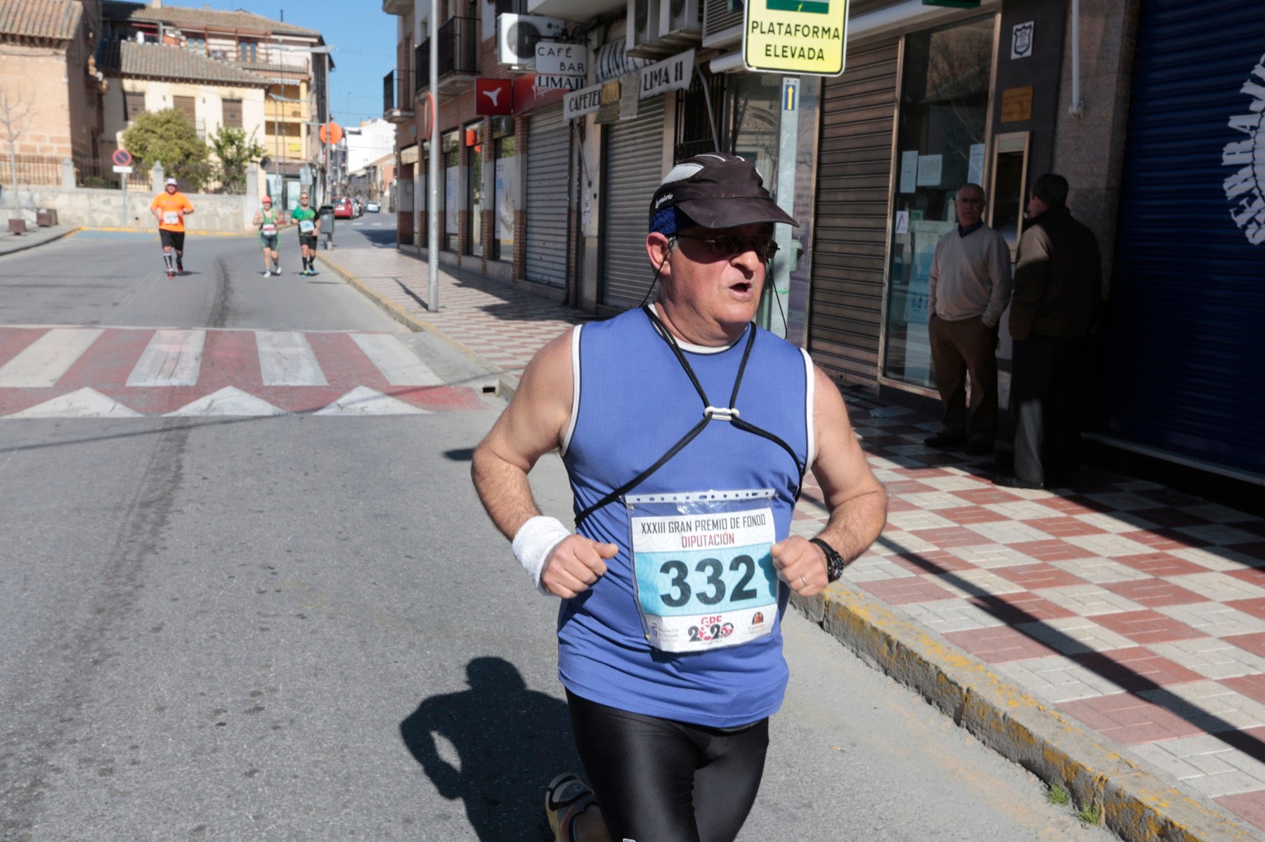 Manuel Santiago vuelve a imponerse en categoría masculina mientras que Zhor El Amrani vence con autoridad en categoría femenina