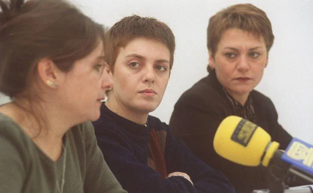 Las concejalas Carmen Guerrero, Ana Tudela y María Luisa Pérez, en 1999. 