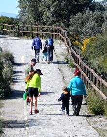 Imagen secundaria 2 - Rutas con encanto en Granada: Sube a la torre de Elvira, el mejor balcón de la Vega y Sierra Nevada