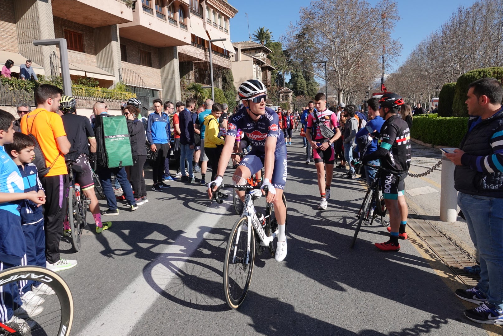 Las mejores imágenes del final de etapa en el Paseo de la Bomba: final de etapa y ambiente
