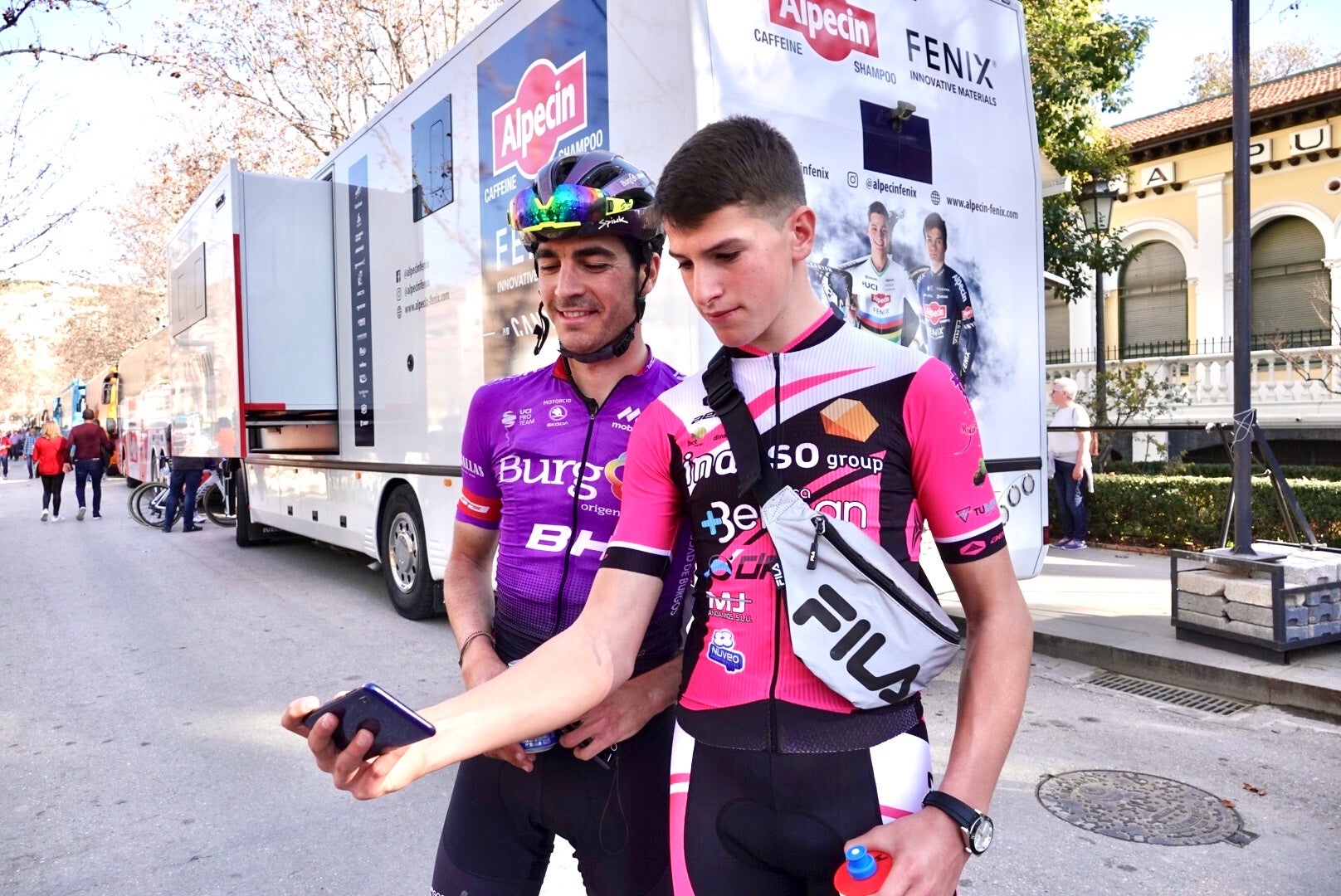 Las mejores imágenes del final de etapa en el Paseo de la Bomba: final de etapa y ambiente