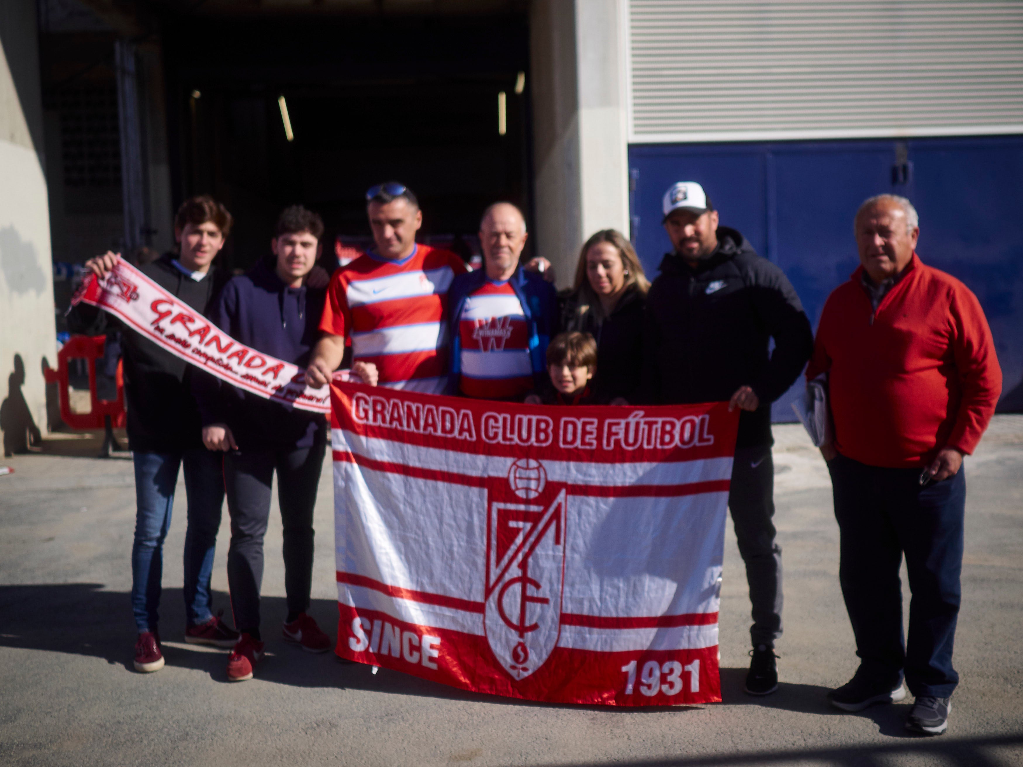 Los seguidores rojiblancos, presentes en la grada del estadio de Osasuna