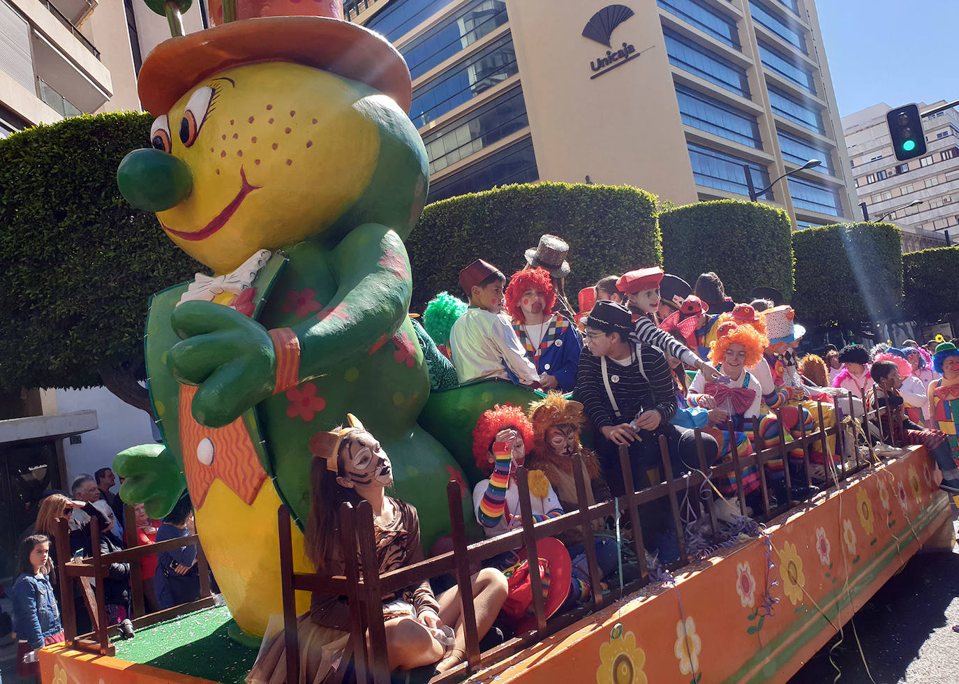 Nuevo éxito de participación en el desfile de Carnaval
