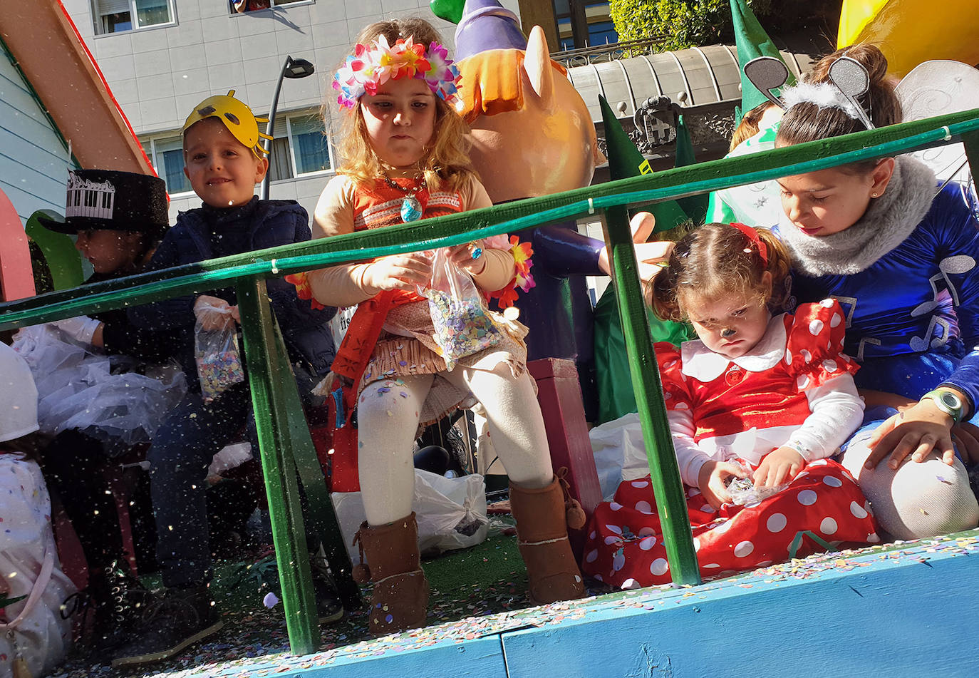 Nuevo éxito de participación en el desfile de Carnaval