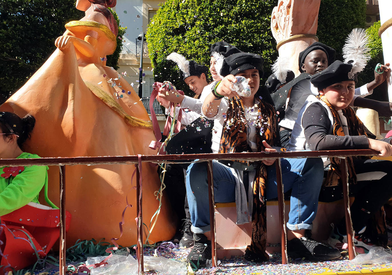 Nuevo éxito de participación en el desfile de Carnaval
