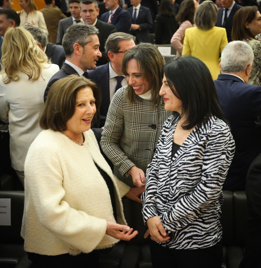 Este año, el Gobierno andaluz ha hecho entrega de la Bandera de Andalucía al Centro Artístico, Literario y Científico de Granada, al IES Padre Suárez, al Restaurante Los Manueles, a la Cooperativa San Sebastián, al Proyecto Conoce tus Fuentes, al grupo de científicos e ingenieros que han contribuido a obtener la primera imagen de un agujero negro supermasivo; a la Asociación del Párkinson; a María Guardia Gómez «Mariquilla»; a la deportista María Pérez y a la Asociación Víctimas del Terrorismo