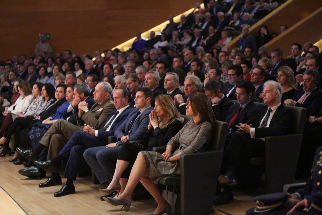 Este año, el Gobierno andaluz ha hecho entrega de la Bandera de Andalucía al Centro Artístico, Literario y Científico de Granada, al IES Padre Suárez, al Restaurante Los Manueles, a la Cooperativa San Sebastián, al Proyecto Conoce tus Fuentes, al grupo de científicos e ingenieros que han contribuido a obtener la primera imagen de un agujero negro supermasivo; a la Asociación del Párkinson; a María Guardia Gómez «Mariquilla»; a la deportista María Pérez y a la Asociación Víctimas del Terrorismo