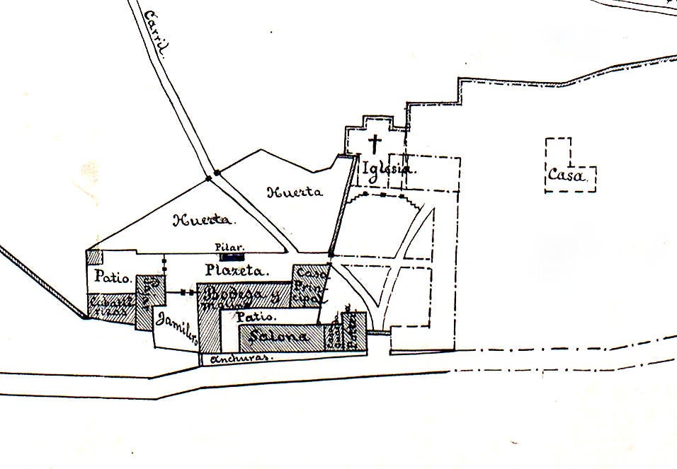 Imagen principal - De arriba abajo, plano de la Cartuja de 1899, pórtico de entrada y el autor de la investigación, José Antonio Díaz.