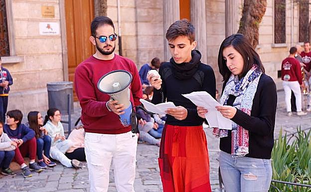 El Dia del Teatro se celebra cada año en la plaza Isidoro Máiquez. 