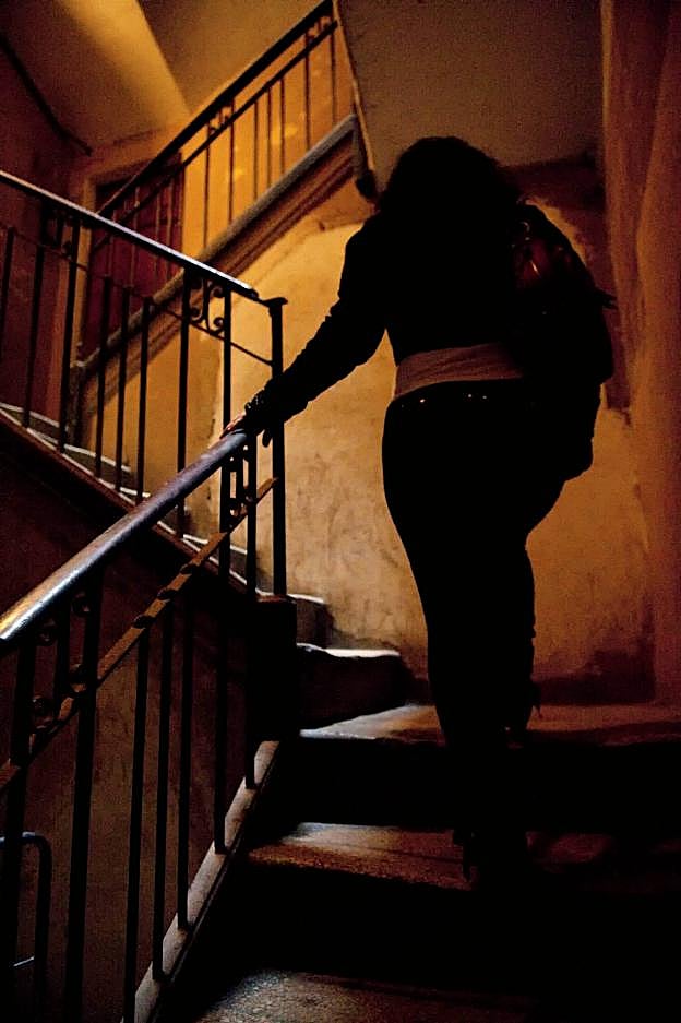 La prostitución se ha trasladado a los pisos después de haber sido perseguida en la calle. ideal