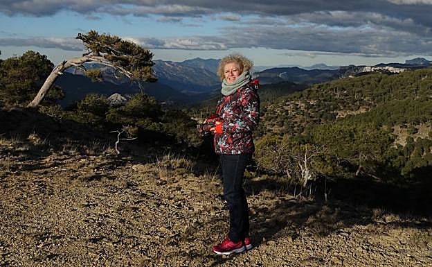 Rosa Valiente se siente afortunada de desarrollar un trabajo enfocado al arte desde un pueblo. 