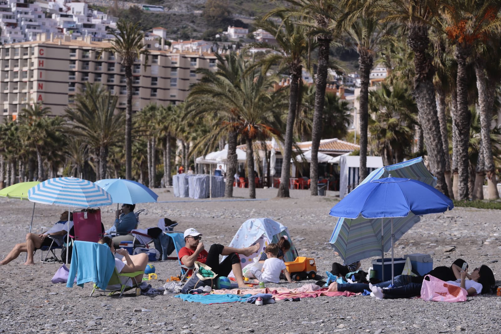 Buen ambiente en la Costa Tropical para el puente de Andalucía