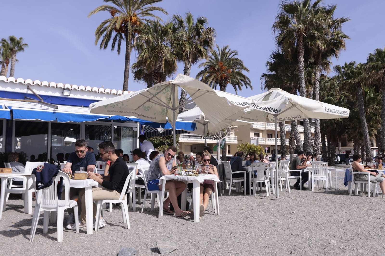 Buen ambiente en la Costa Tropical para el puente de Andalucía