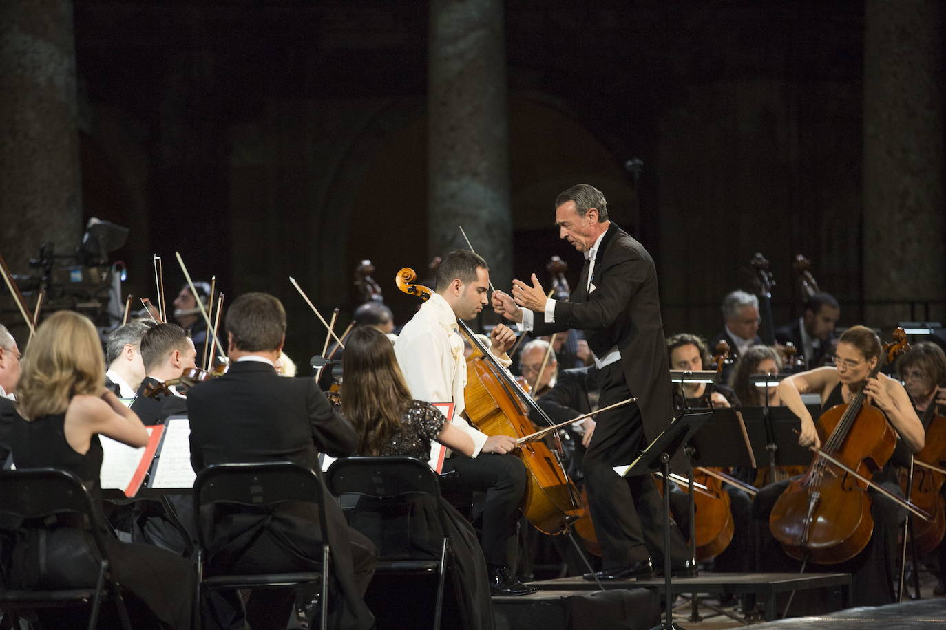 Gómez-Martínez, con el chelista Guillermo Pastrana, en su anterior concierto en el Festival.