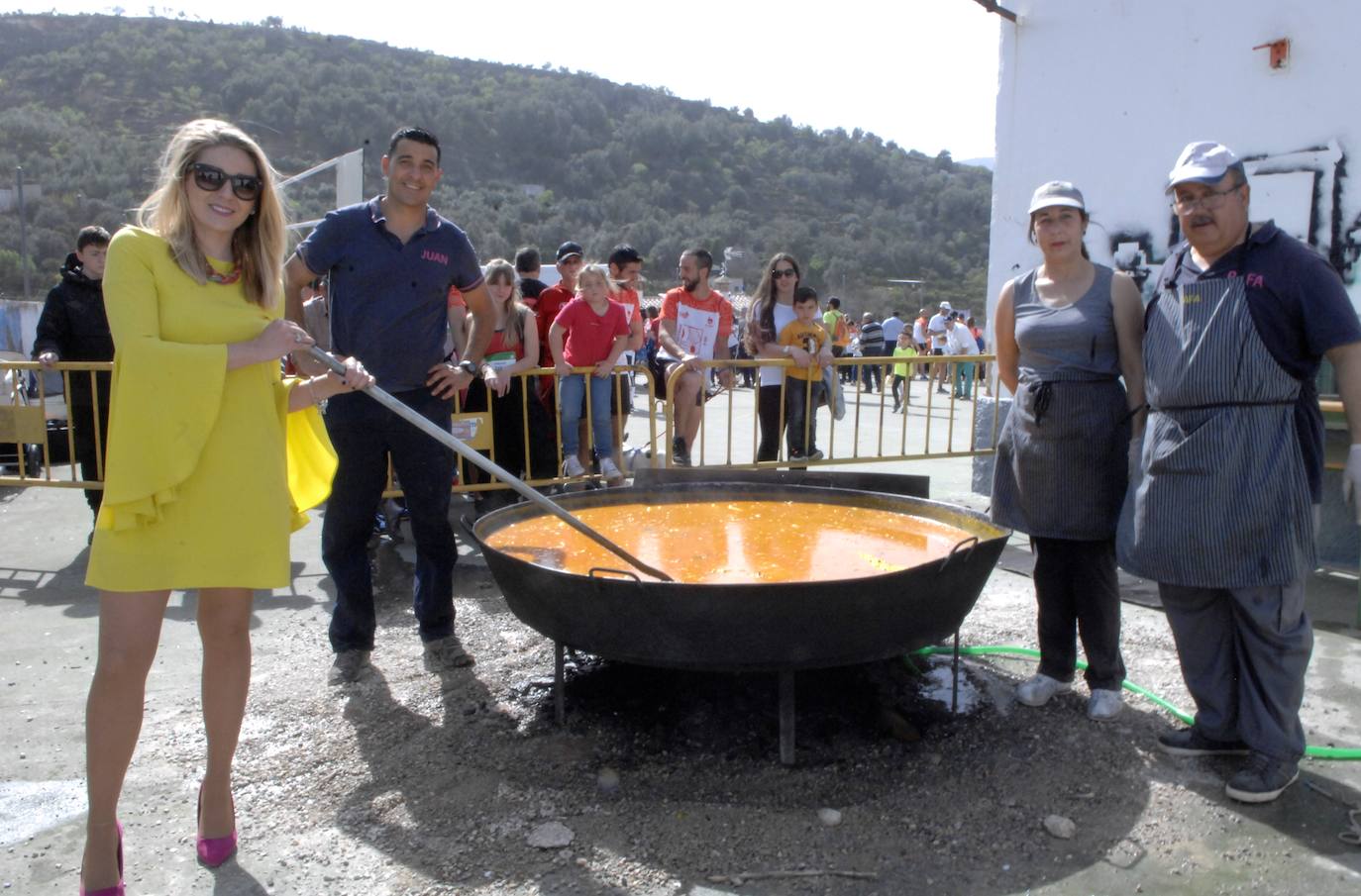 Los primeros puestos, masculino y femenino, ganaron su peso en naranjas de la zona