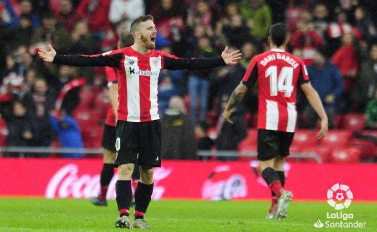 Muniain celebra una victoria en San Mamés. 