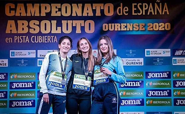 Una Stancev, a la derecha, en el podio de altura. 