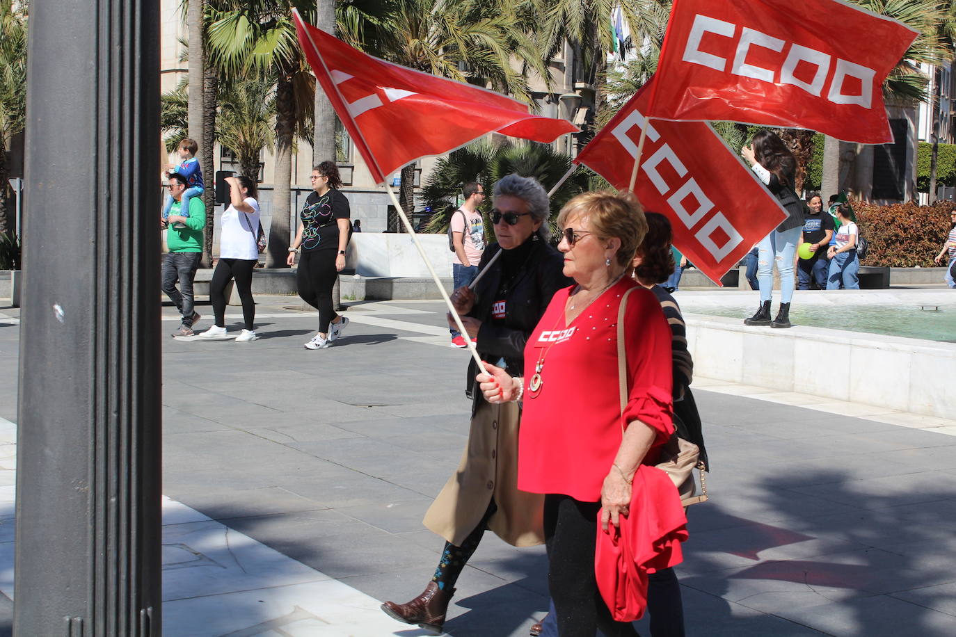 Un millar de manifestantes se han echado a la calle contra el decreto de escolarización. 