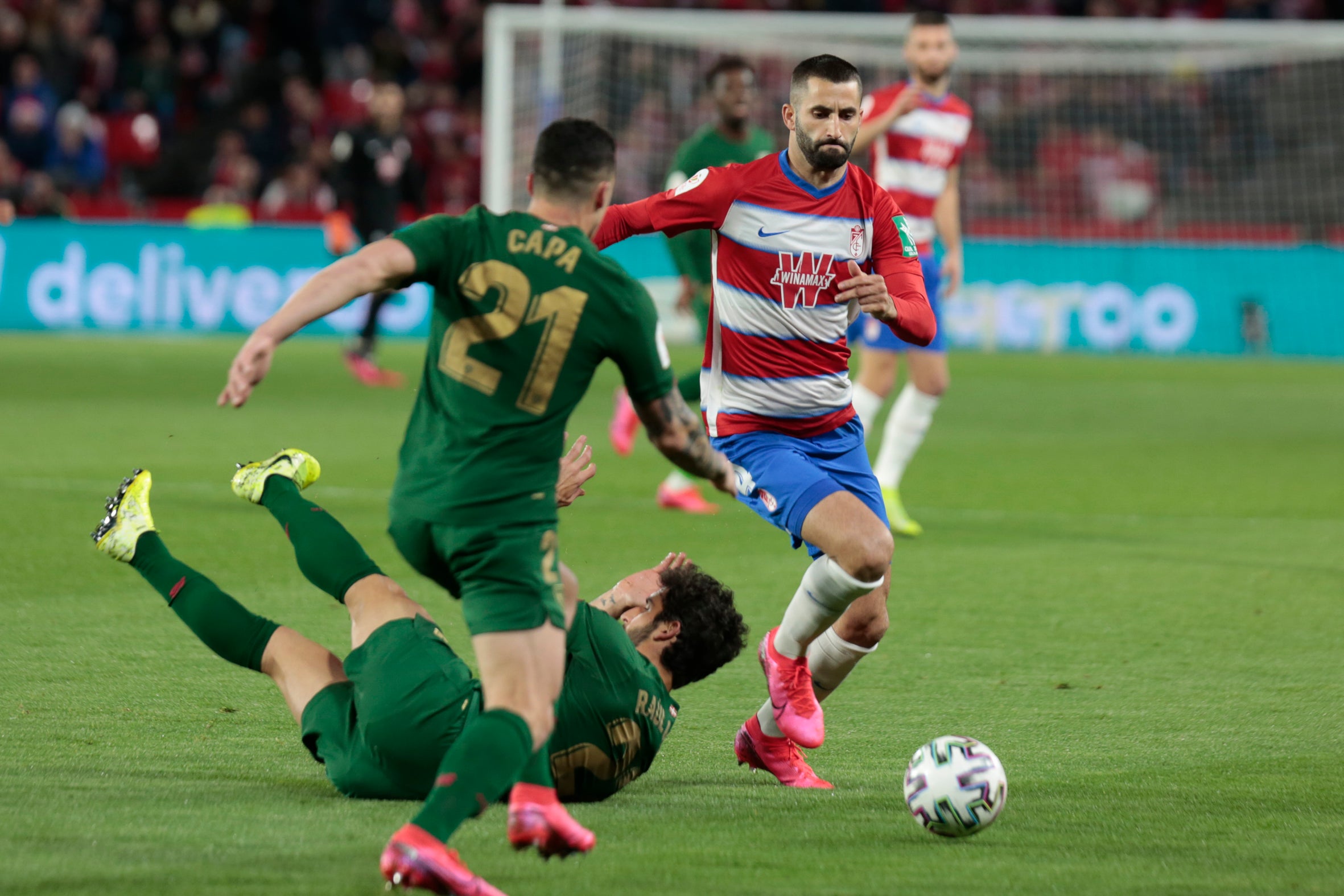 Las mejores imágenes de los momentos más destacados del duelo copero en Los Cármenes