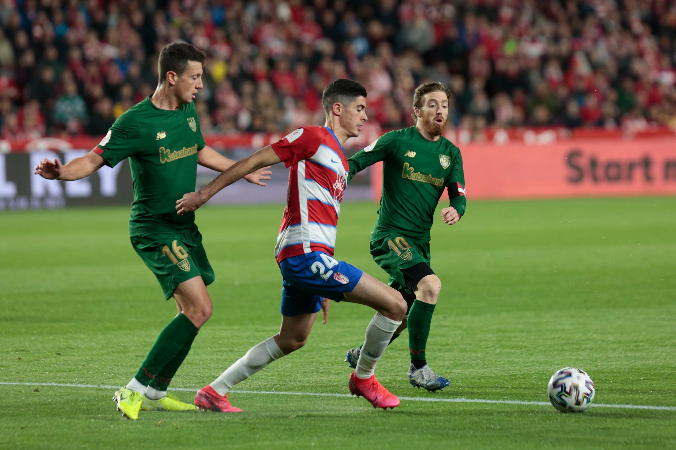 Las mejores imágenes de los momentos más destacados del duelo copero en Los Cármenes