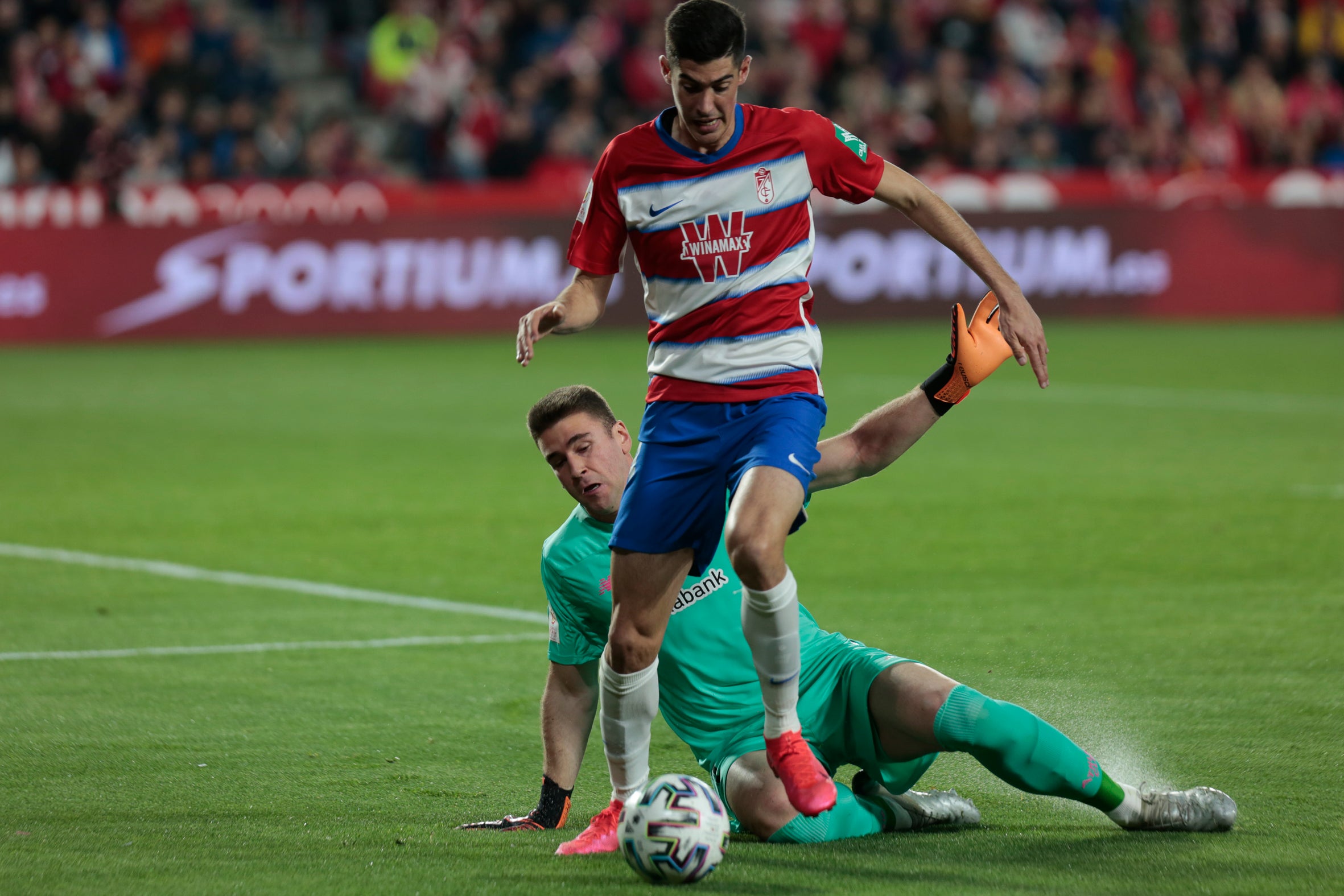 Las mejores imágenes de los momentos más destacados del duelo copero en Los Cármenes