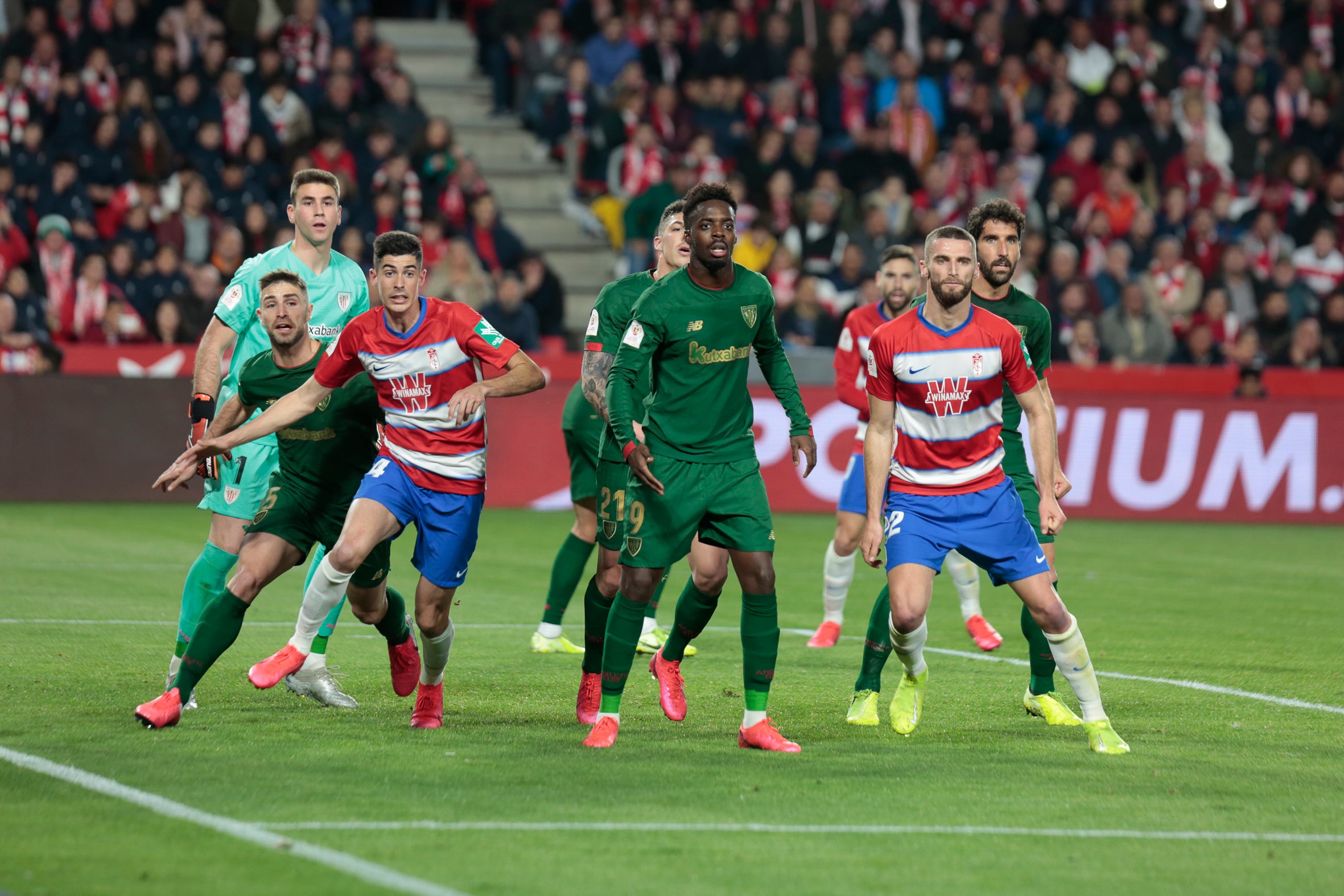 Las mejores imágenes de los momentos más destacados del duelo copero en Los Cármenes