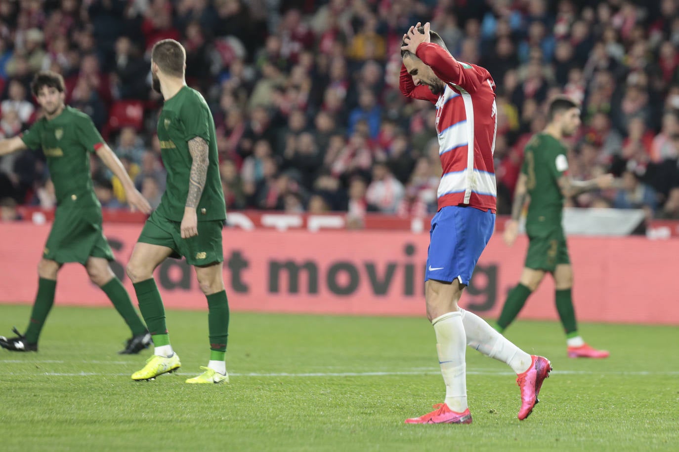 Las mejores imágenes de los momentos más destacados del duelo copero en Los Cármenes