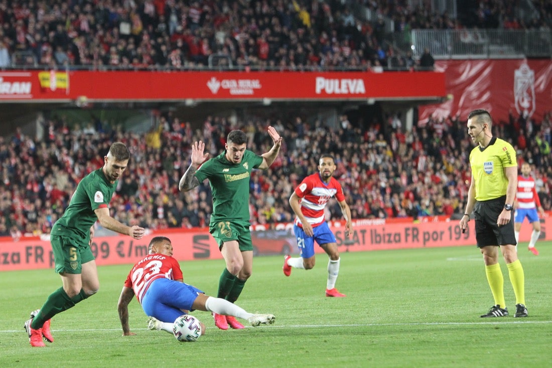 Las mejores imágenes de los momentos más destacados del duelo copero en Los Cármenes