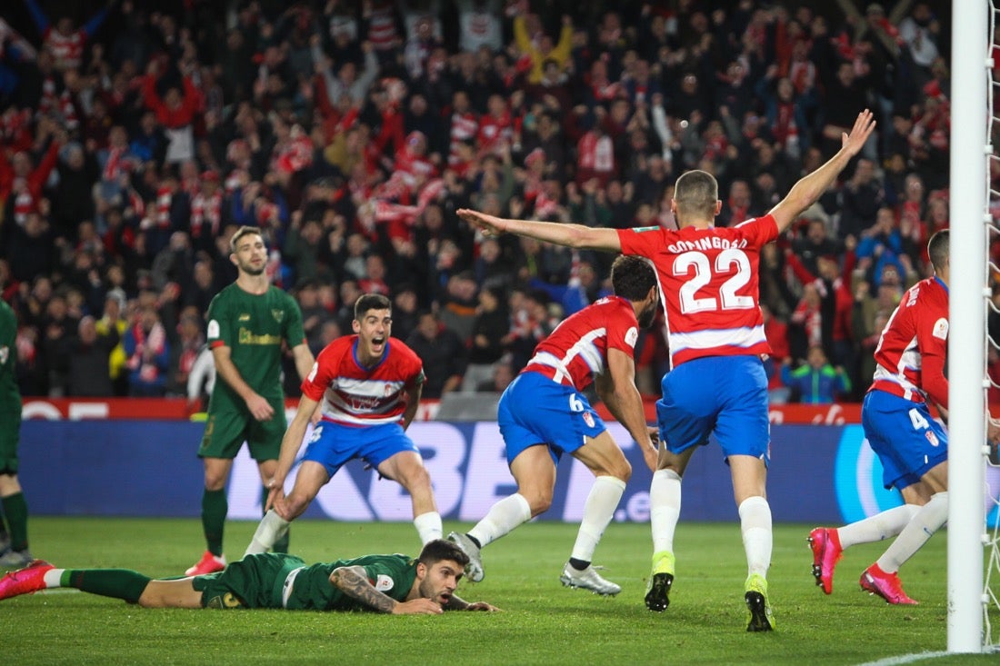 Las mejores imágenes de los momentos más destacados del duelo copero en Los Cármenes